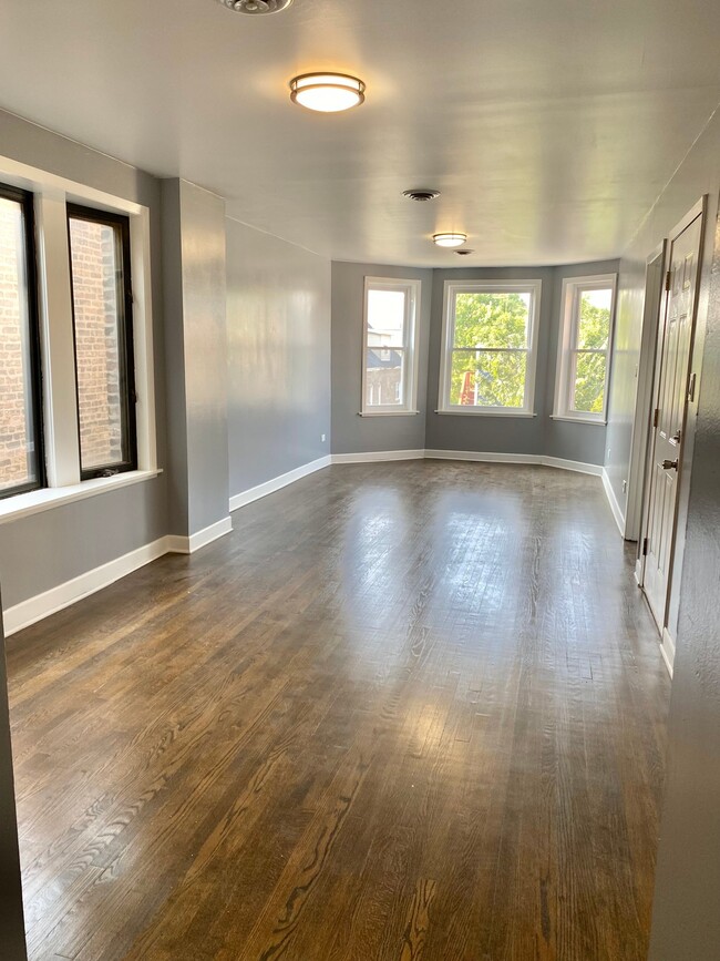 Photo - 2513 W Pershing Rd (Chicago, IL) Apartment