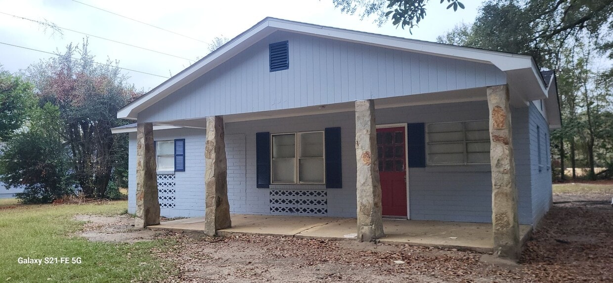 Primary Photo - BEAUTIFUL 3 BEDROOM 1 BATH HOME