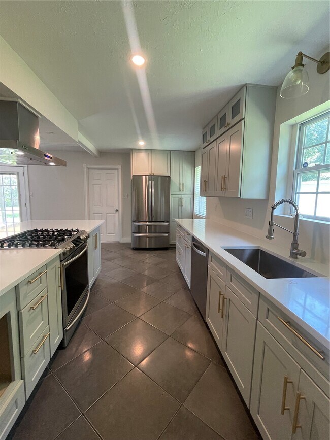 Foto del edificio - 4011 Ebbtide Dr