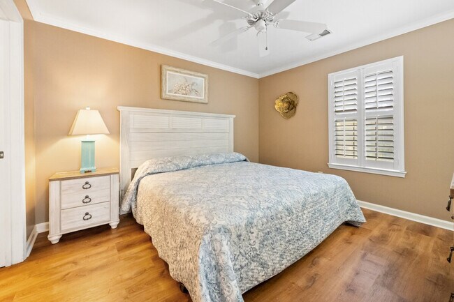 Building Photo - 549 Blue Stem Dr