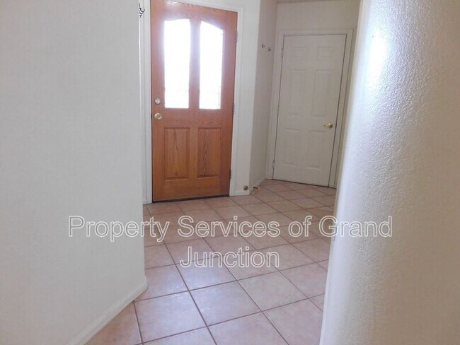 Foto del edificio - 618 Shadowbrook Dr