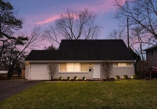 Building Photo - 911 Caniff Pl