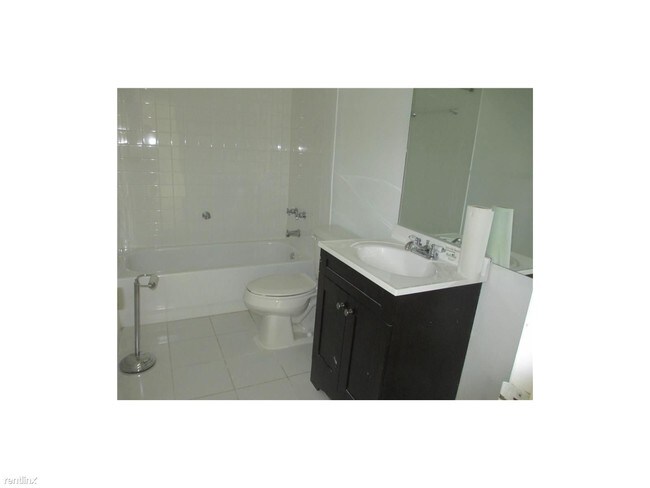 Foto del edificio - 420 NW 70th Ave