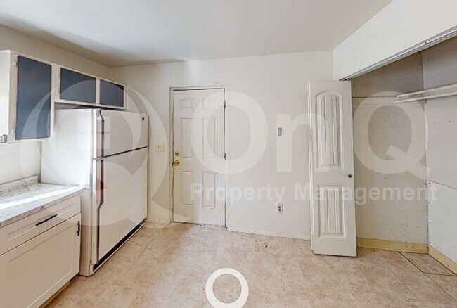 Foto del edificio - 4402 E Pima St