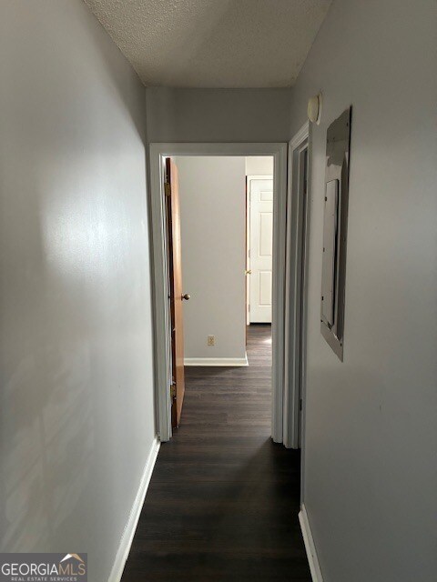 Building Photo - 421 W King Ave