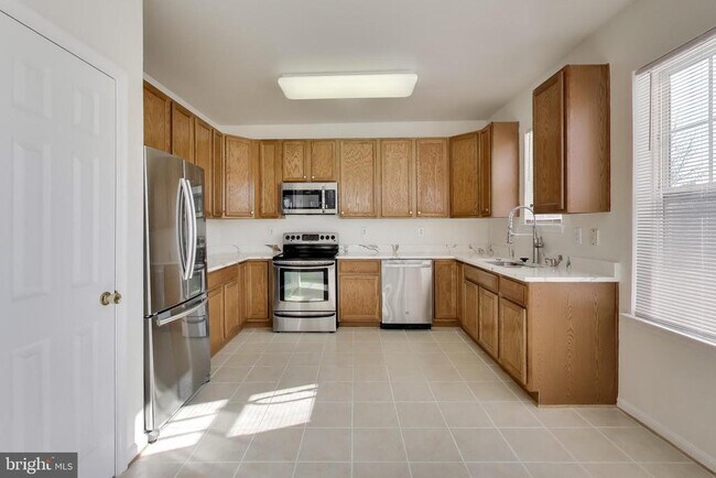 Foto del edificio - 13901 Belle Chasse Blvd