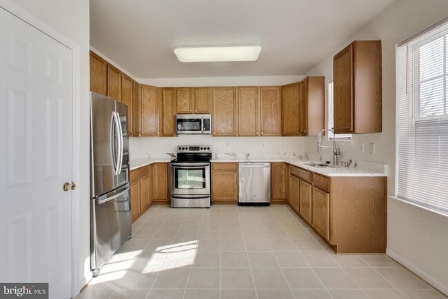 Building Photo - 13901 Belle Chasse Blvd