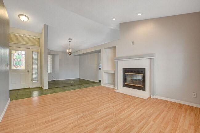 Building Photo - 3 bedroom single story in Desert shores!