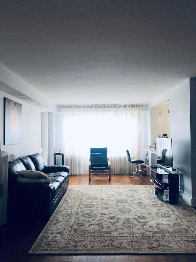 Foto del edificio - 3000 Ocean Pkwy