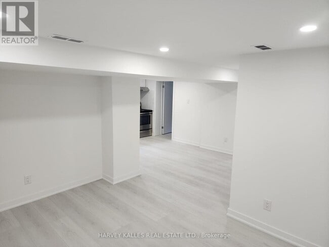 Building Photo - 31 Fairlin Dr