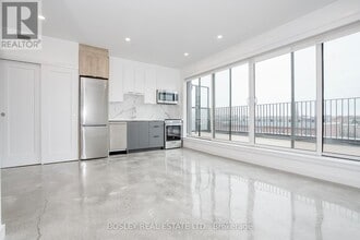 Building Photo - 41 River St