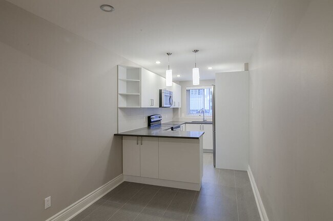 Building Photo - 3421 Rue Drummond