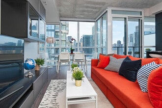 Building Photo - 88 Blue Jays Way