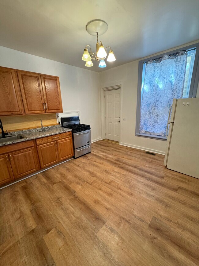 Foto del edificio - 917 W 35th St