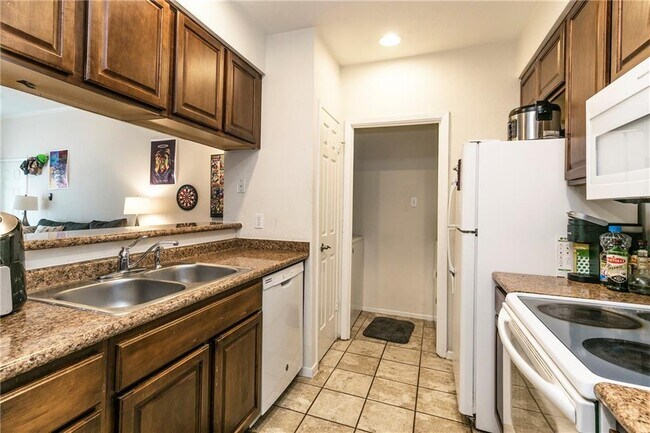 Foto del edificio - 807 W 25th St