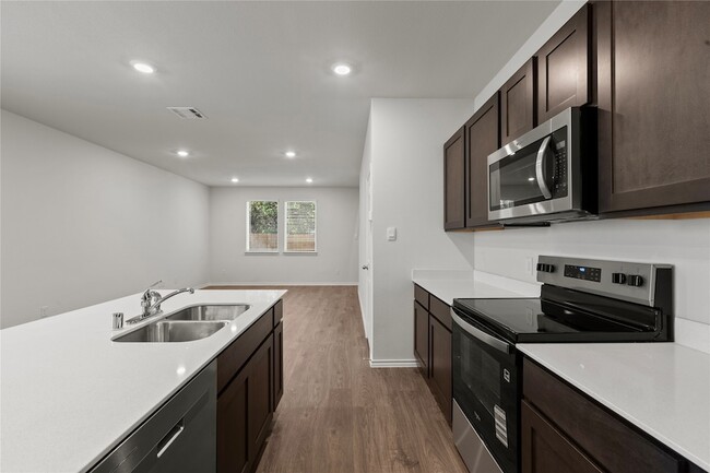 Building Photo - 7016 Vining Dr