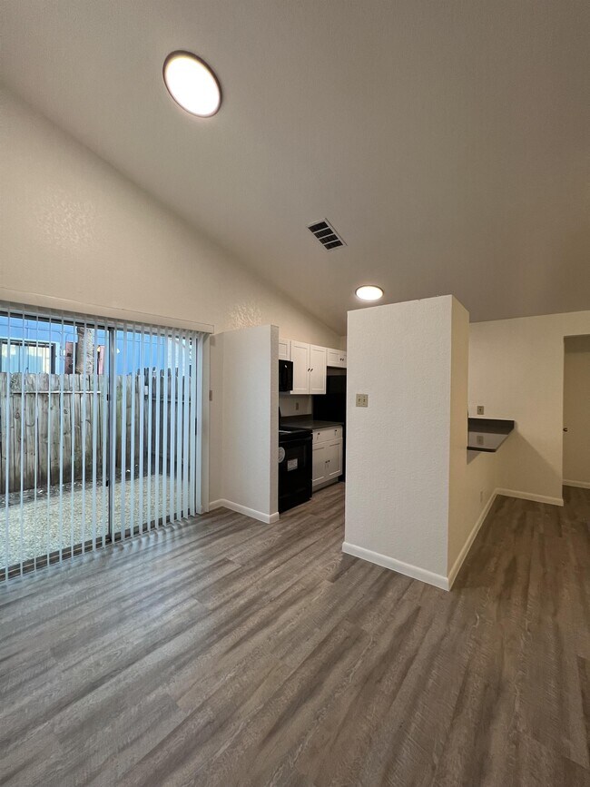 Foto del edificio - 8848 Meadow Range St