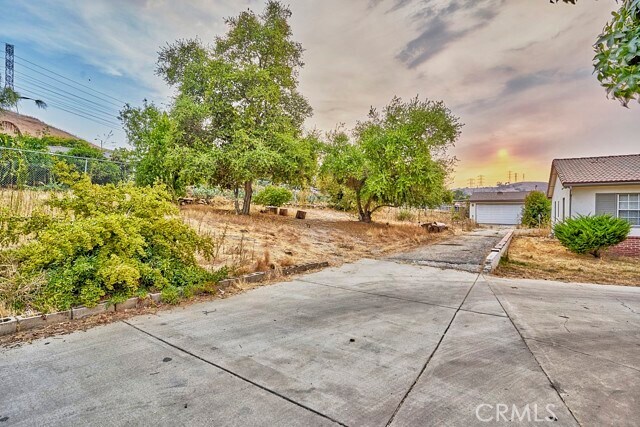 Foto del edificio - 2751 Batson Ave