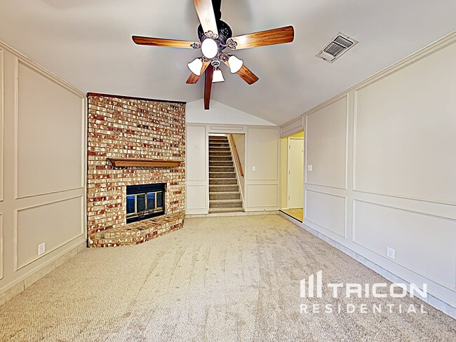 Building Photo - 8033 Berrybrook Drive Watauga TX