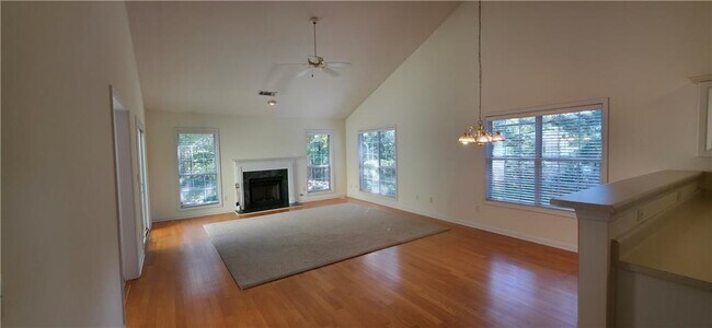 Foto del edificio - 3643 Dunbar Ln
