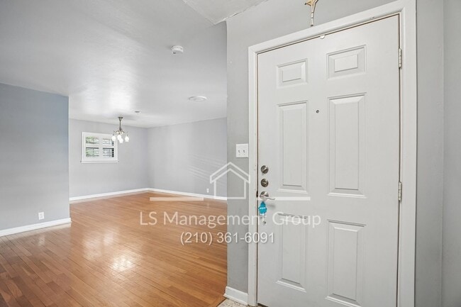 Building Photo - 106 Springwood Ln