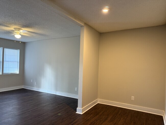 Foto del edificio - 207 W Memorial Dr