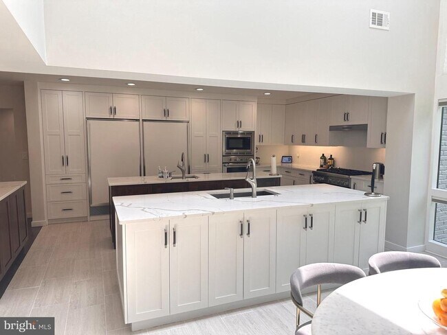 Building Photo - 6005 Neilwood Dr