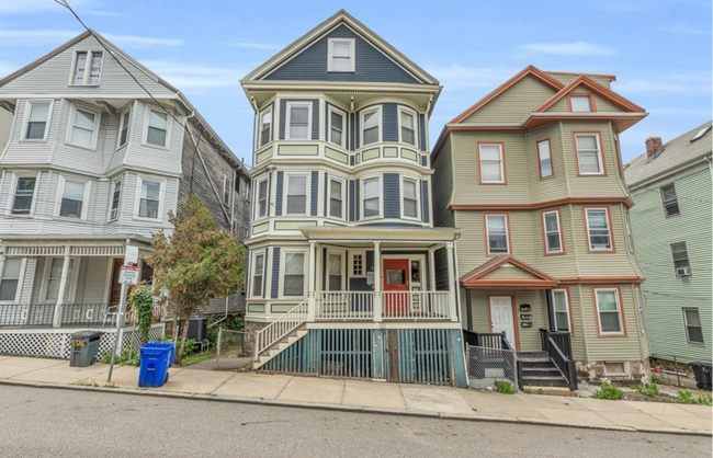Building Photo - 5 Sachem St