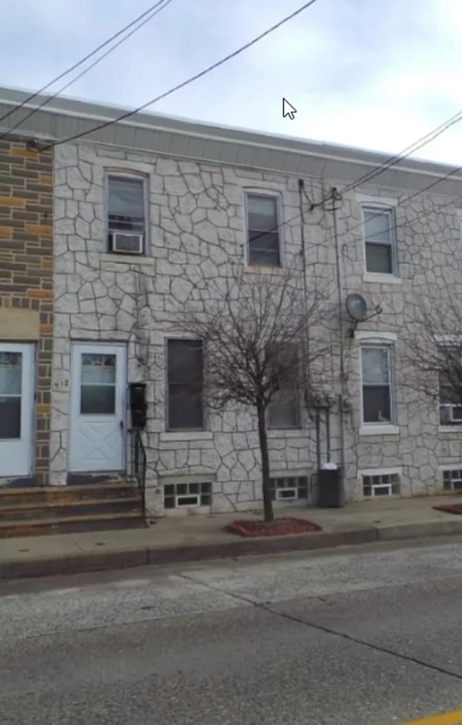 Building Photo - 912 Mt Ephraim Ave