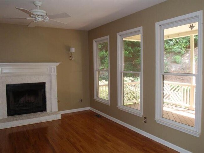 Building Photo - 1451 Echo Mill Dr