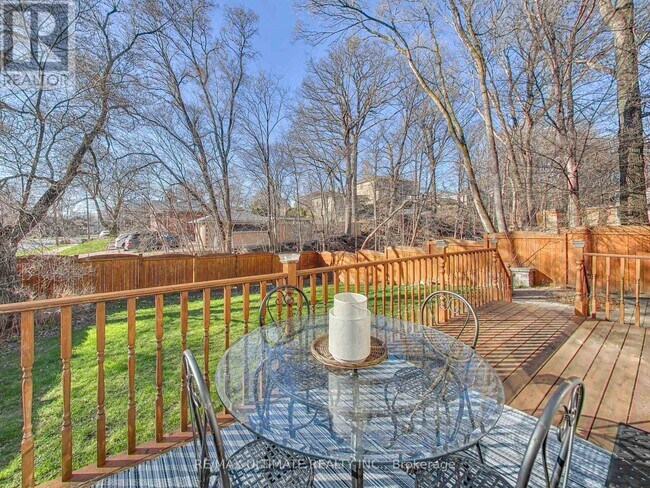 Photo du bâtiment - 40 Harrow Dr