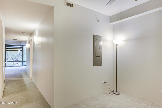 Foto del edificio - 7137 E Rancho Vista Dr