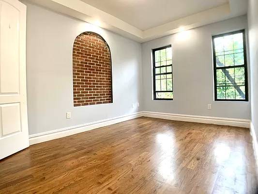 Building Photo - 238 Schaefer St