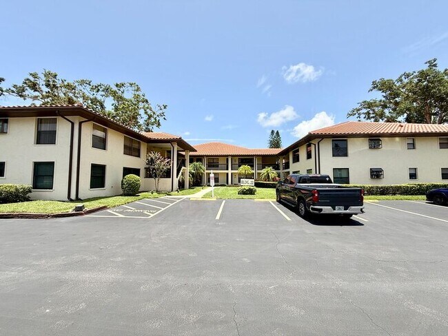 Foto del edificio - 2212 Hammock Pine Blvd