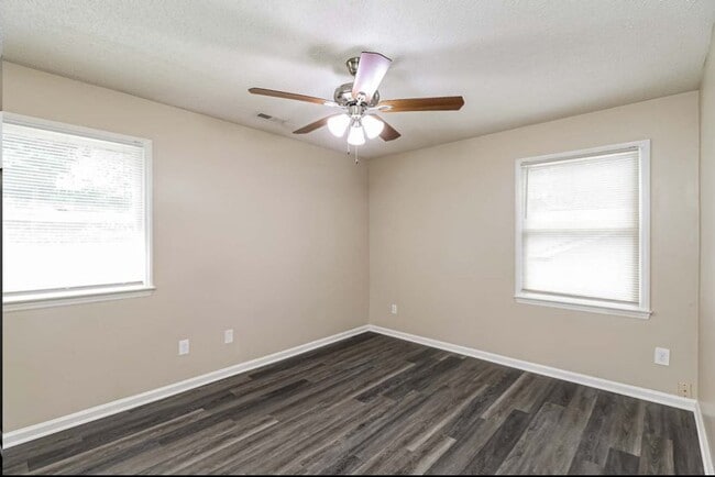 Building Photo - 5936 Loch Arbor Ln