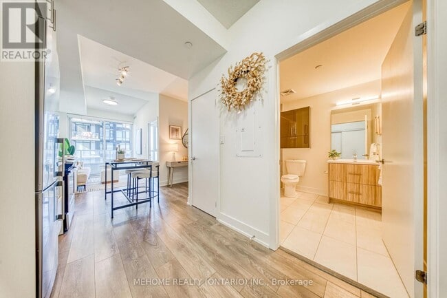 Building Photo - 180 Fairview Mall Dr