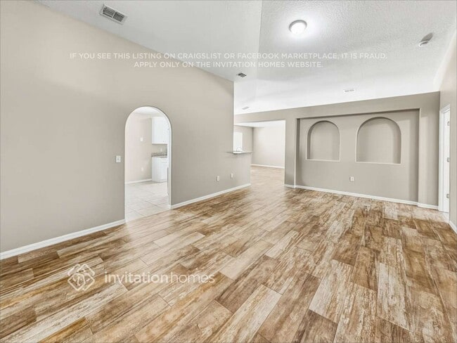 Building Photo - 4716 Four Lakes Dr
