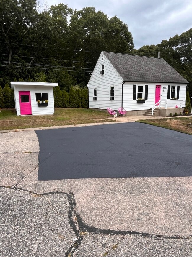 Building Photo - 15 Faulise Ave