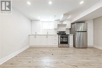 Building Photo - 194 Crockett St