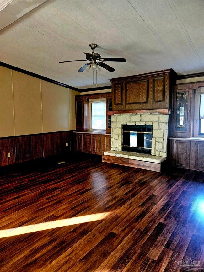 Building Photo - 649 Hwy 95A N