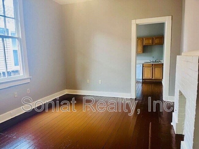 Building Photo - 3506 Baudin St