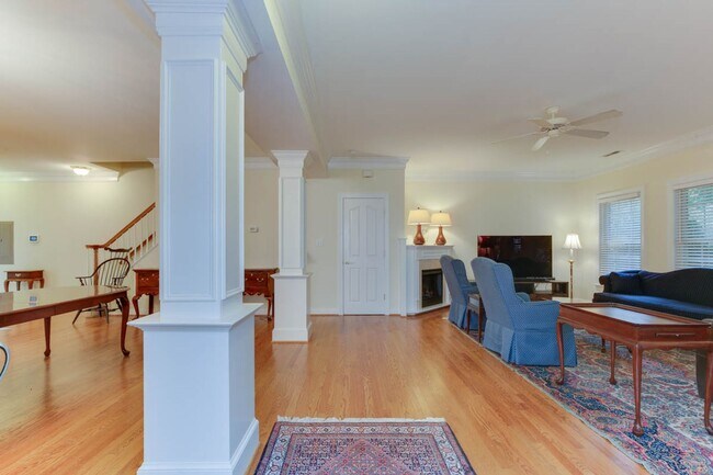 Foto del edificio - 4609 Town Creek Dr