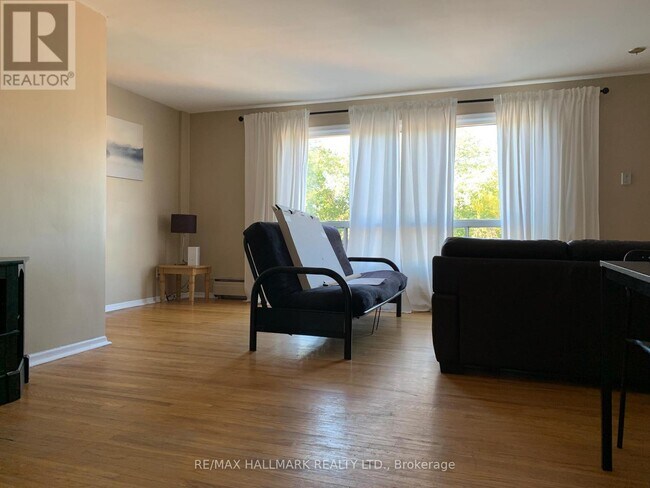 Photo du bâtiment - 2844 Danforth Ave