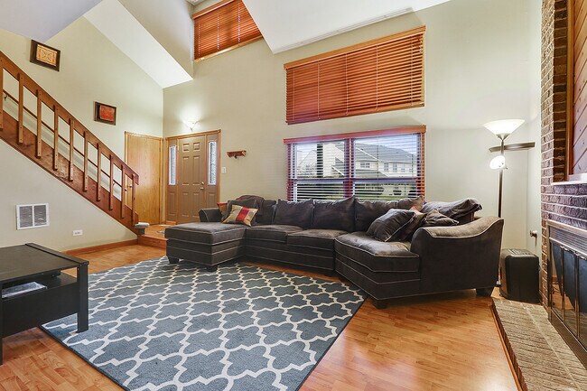 Foto del edificio - 9301 Waterford Ln