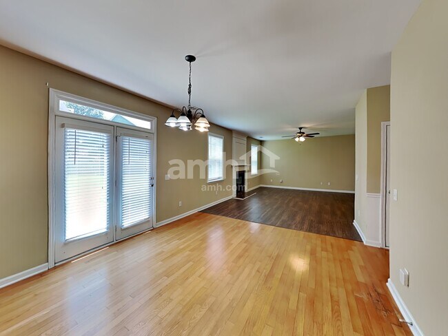 Building Photo - 51 Horseshoe Ct