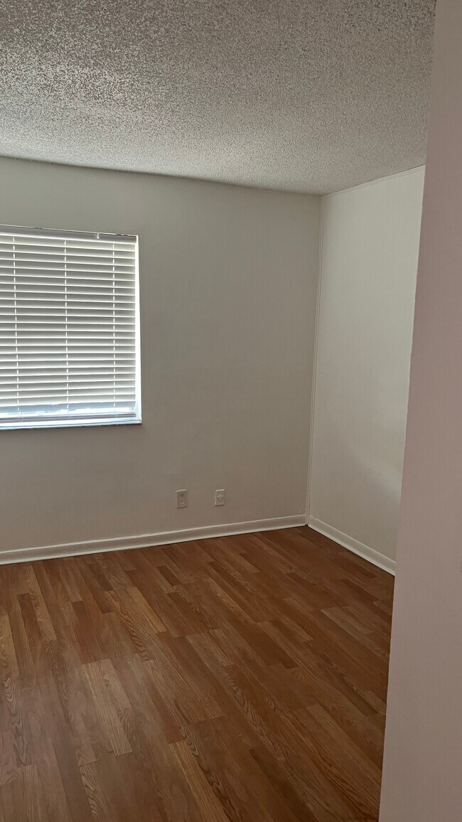 Foto del edificio - 5870 NW 22nd St