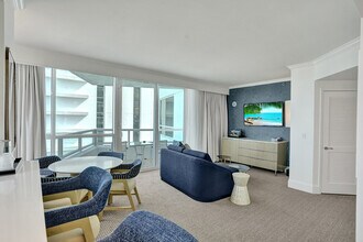 Building Photo - 4401 Collins Ave