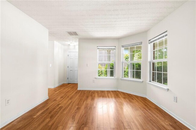 Foto del edificio - 3740 Crescent Walk Ln NE