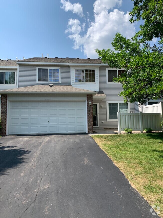 The Pointe Village Homes Apartments for Rent with Parking Otsego, MN