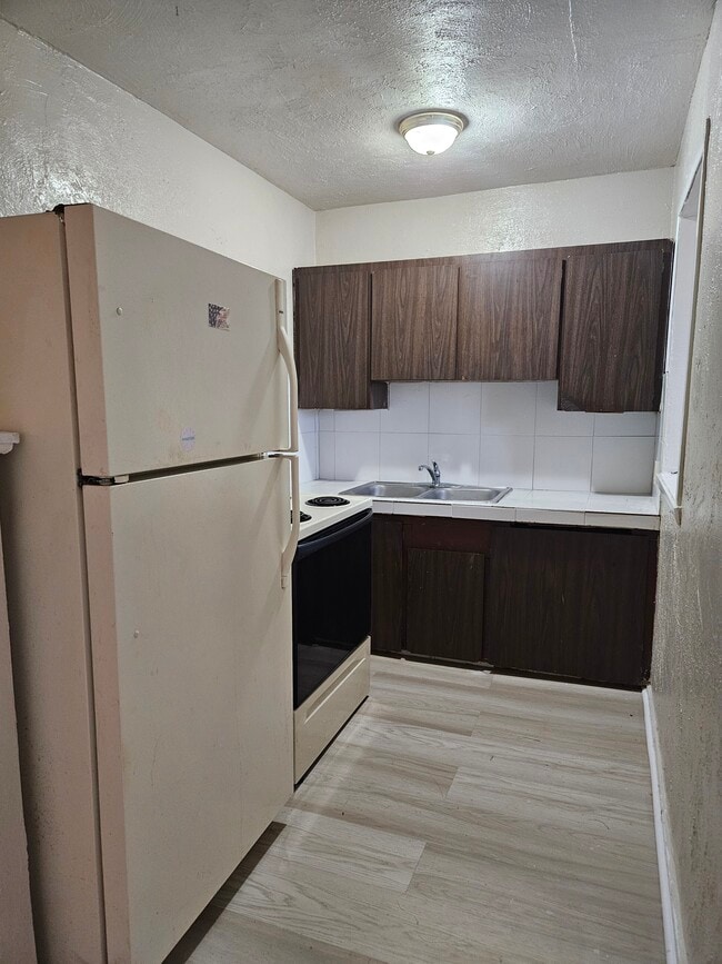 Kitchen - 1542 27th St S
